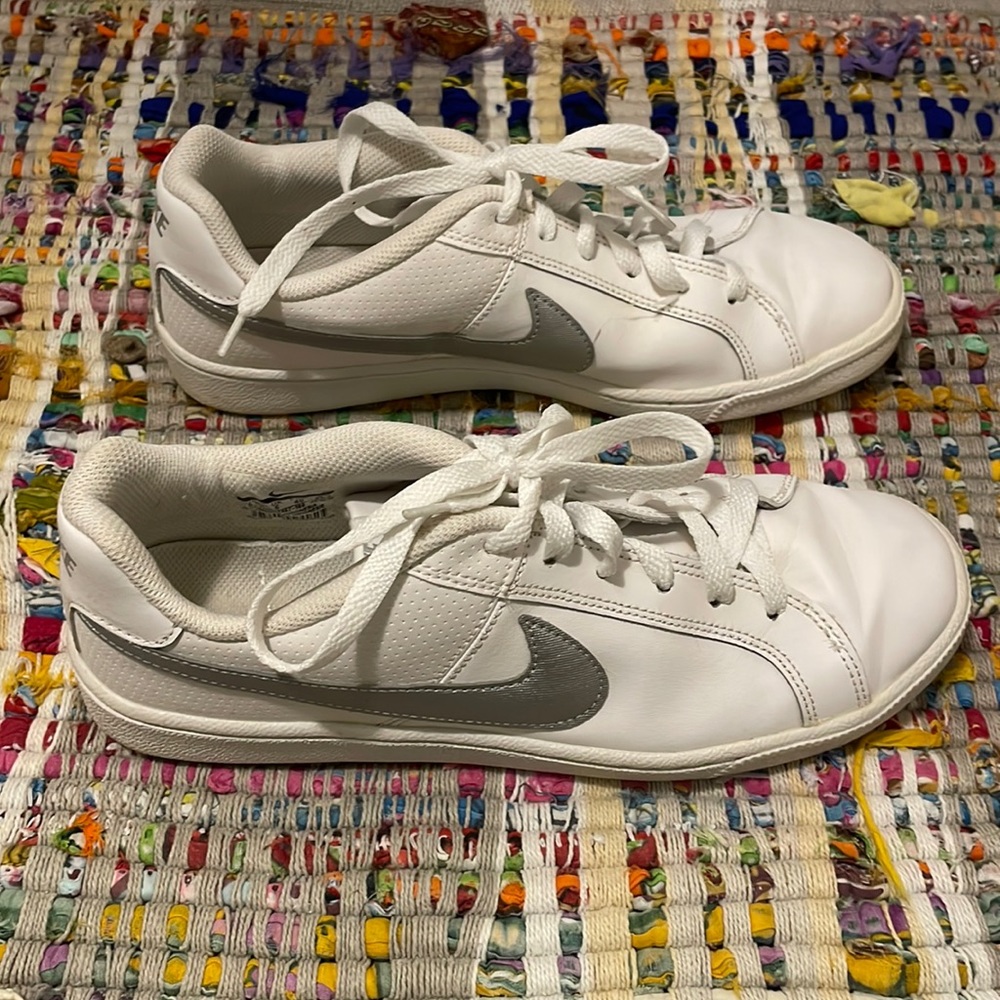 Nike Tennis Shoes - Women’s - 8.5